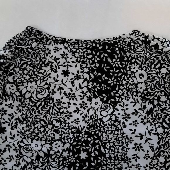 tres YOU Soft Black and White Floral Printed Scalloped Neck Top Ladies size XL - Picture 8 of 9